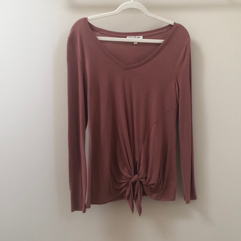 Express long sleeve knotted tee